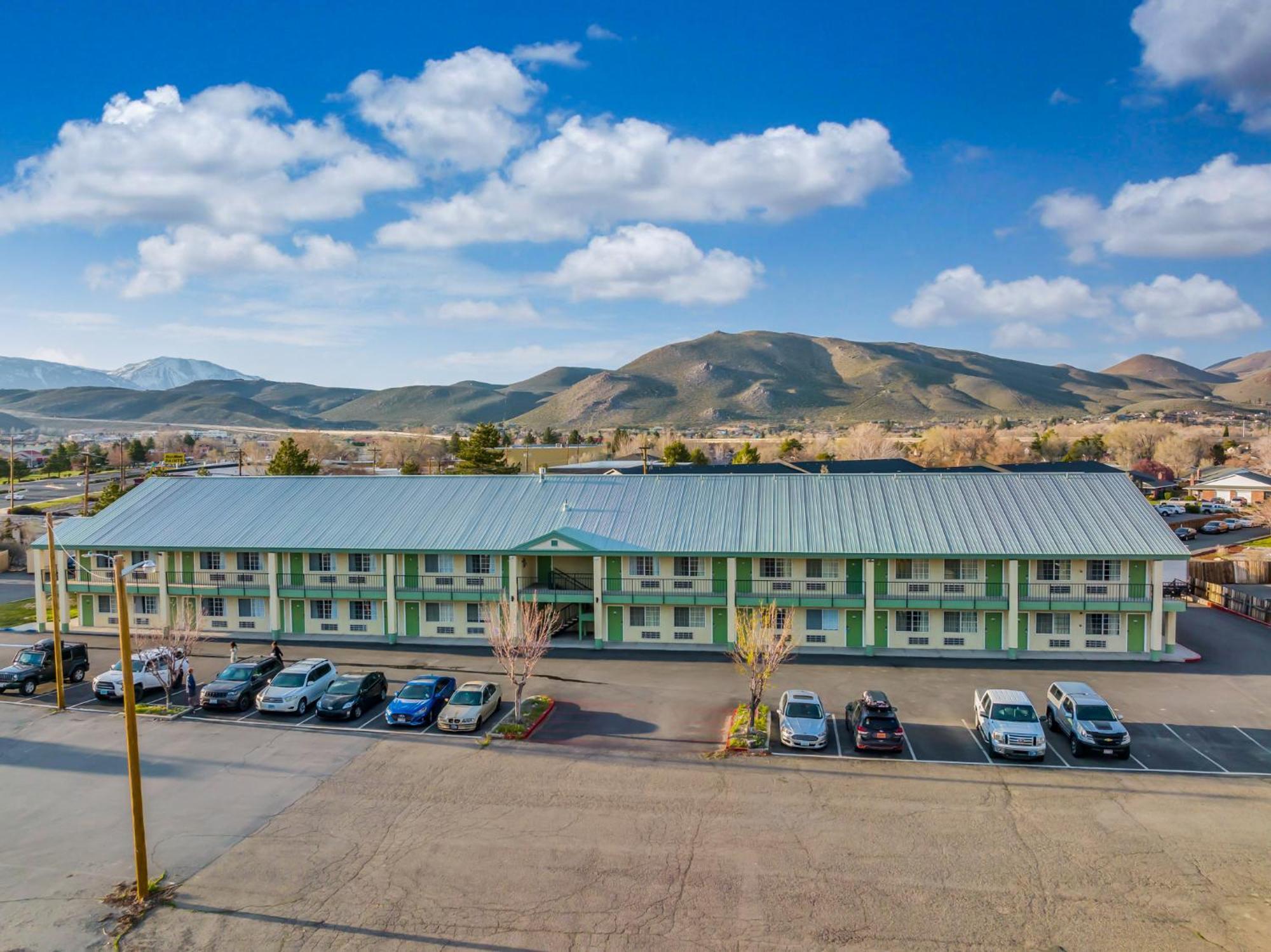 Days Inn By Wyndham Carson Stadt Exterior foto